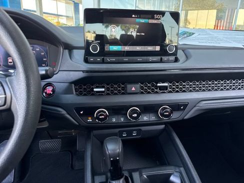 Used 2023 Honda Accord EX image 17