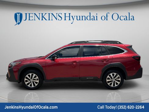 Used 2025 Subaru Outback Premium AWD/4WD image 6