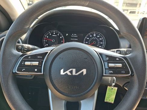 Certified 2023 Kia Forte LXS image 18