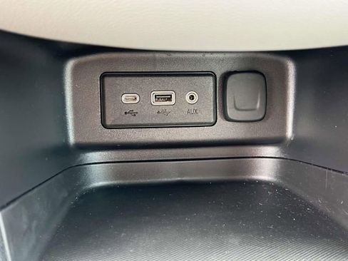 Certified 2024 Chevrolet Equinox LS FWD image 31