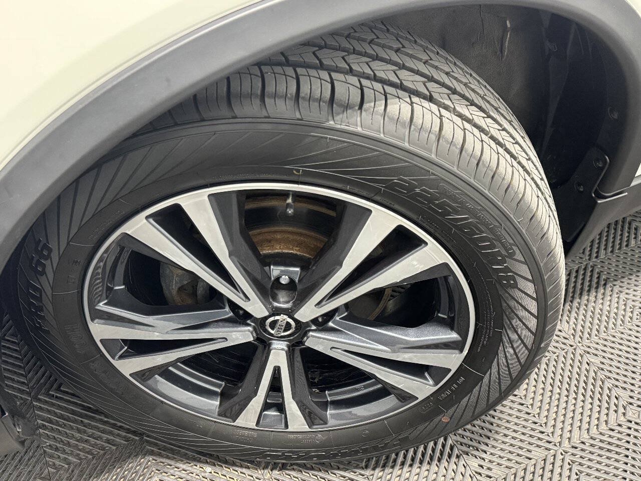 Used 2020 Nissan Rogue SV AWD/4WD image 40
