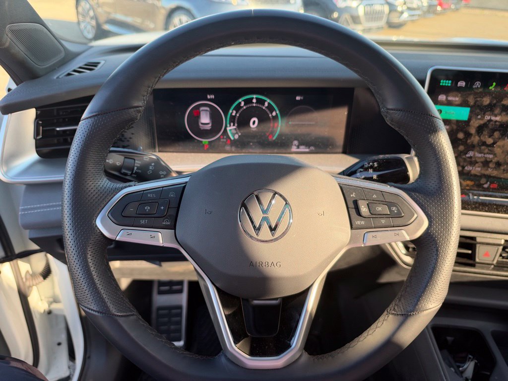 Used 2026 Volkswagen Tiguan SE R-Line AWD/4WD image 19