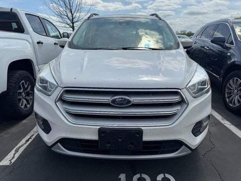 Used 2019 Ford Escape SEL image 2
