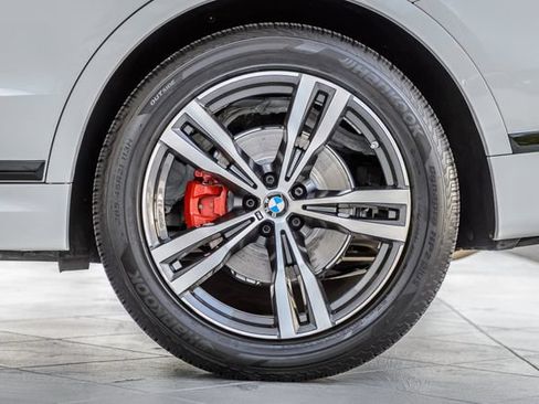 Used 2022 BMW X7 xDrive40i w/ M Sport Package AWD/4WD image 14