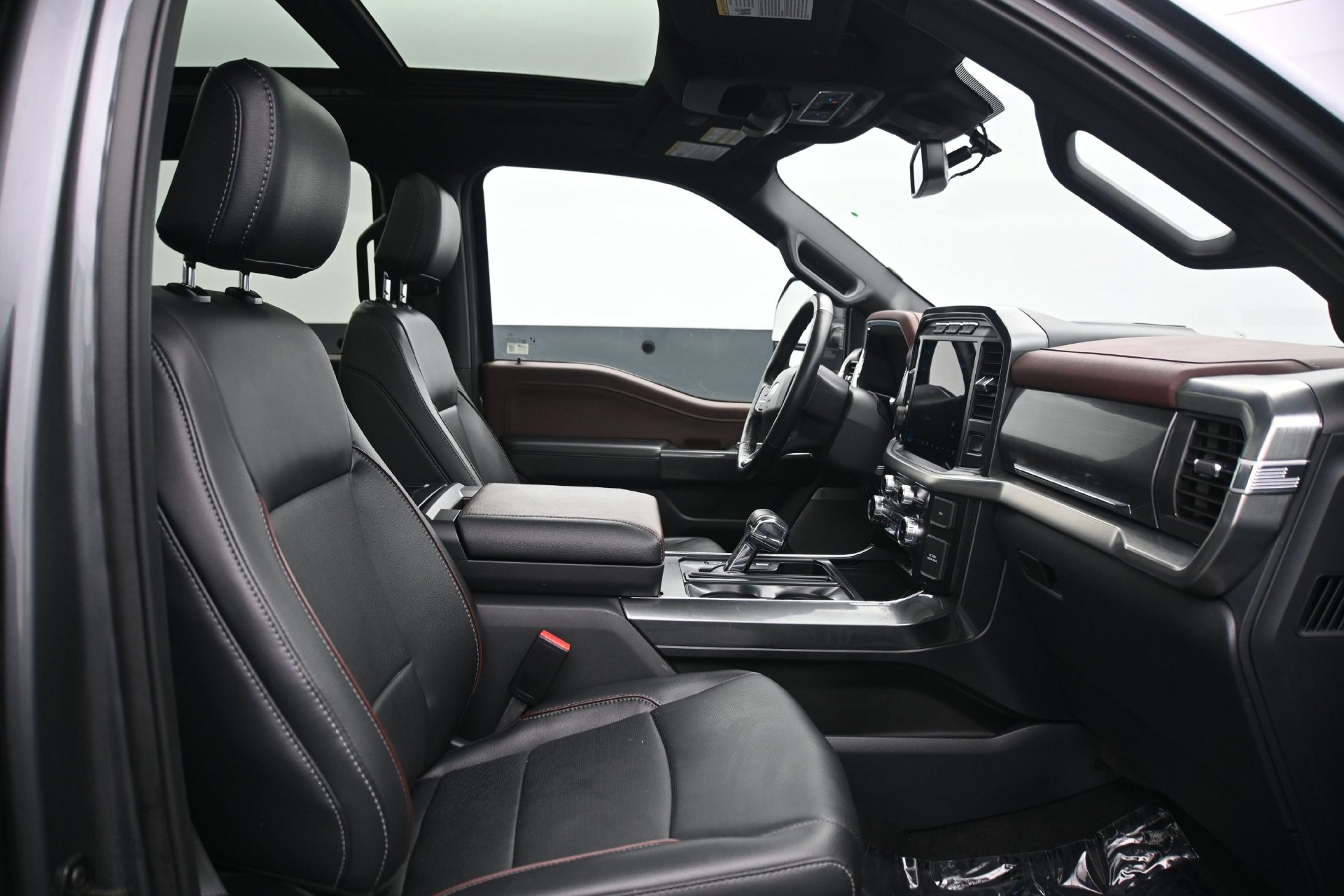 Used 2023 Ford F150 Lariat w/ Equipment Group 502A High AWD/4WD image 13