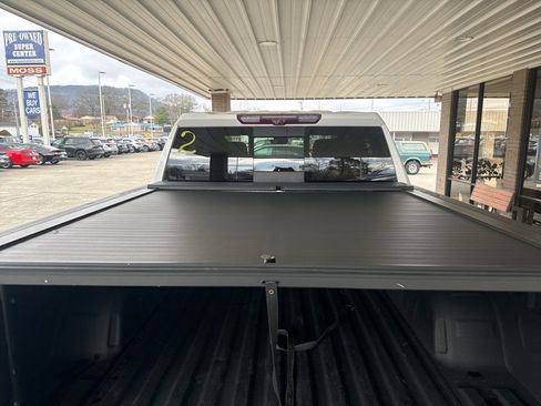 Used 2022 GMC Sierra 1500 AT4 w/ AT4 Premium Package image 23