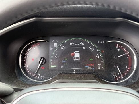 Used 2025 Toyota RAV4 XLE w/ Convenience Package FWD image 12