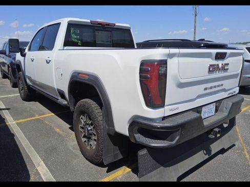 Used 2025 GMC Sierra 2500 AT4X AWD/4WD image 7