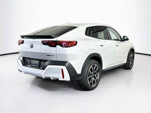 Used 2026 BMW X2 xDrive28i AWD/4WD image 9