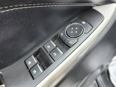 Certified 2022 Ford Explorer XLT w/ Equipment Group 202A image 18