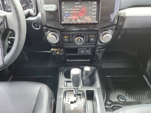 Used 2020 Toyota 4Runner Venture w/ Moonroof Package image 11