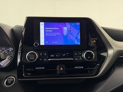 Certified 2024 Toyota Highlander LE image 25