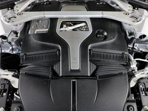 Used 2021 Aston Martin DBX image 36