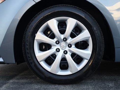 Used 2025 Toyota Corolla LE image 8