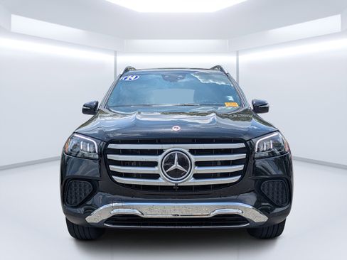Used 2024 Mercedes-Benz GLS 450 4MATIC image 8