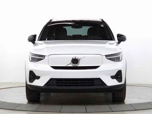 Certified 2023 Volvo XC40 Recharge Ultimate w/ Protection Package Premier image 2