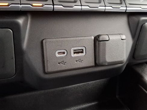 Used 2022 GMC Sierra 1500 Elevation w/ Driver Alert Package I image 23