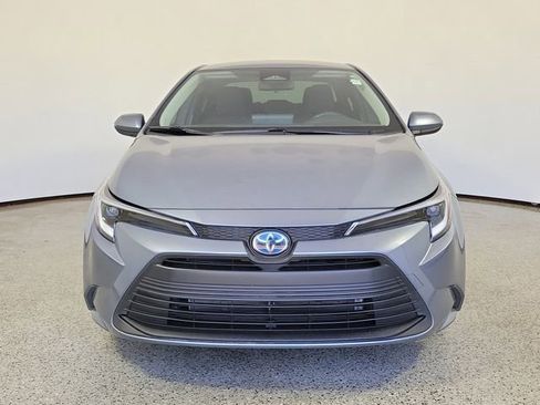 Used 2023 Toyota Corolla LE FWD image 3