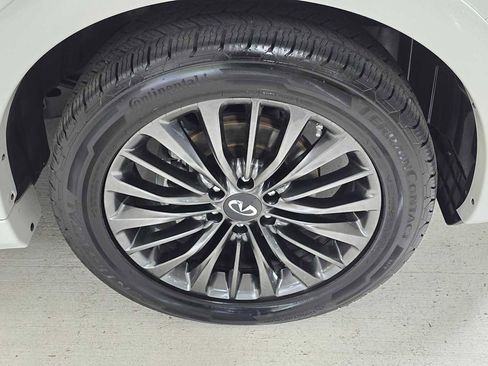 Used 2023 INFINITI QX80 Sensory w/ All-Season Package AWD/4WD image 9