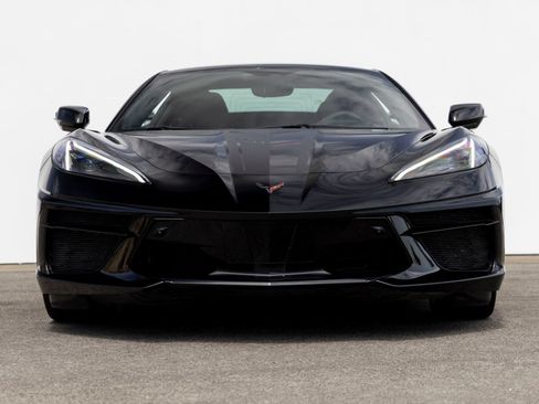 Used 2023 Chevrolet Corvette Stingray Premium Conv w/ Z51 Performance Package RWD image 3