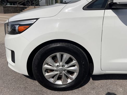 Used 2017 Kia Sedona LX w/ LX Essentials Premium Package FWD image 31