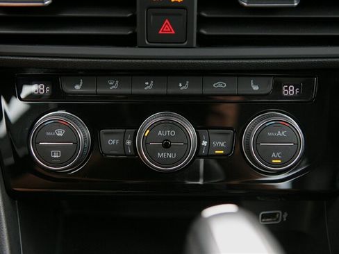 Used 2019 Volkswagen Jetta SEL FWD image 21