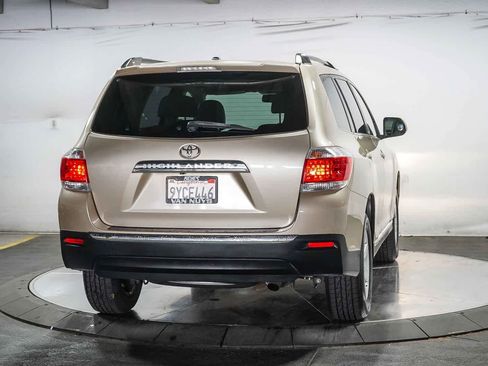 Used 2013 Toyota Highlander SE image 6