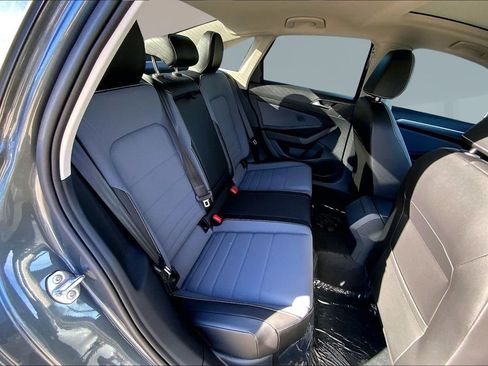 Used 2026 Volkswagen Jetta SE FWD image 10