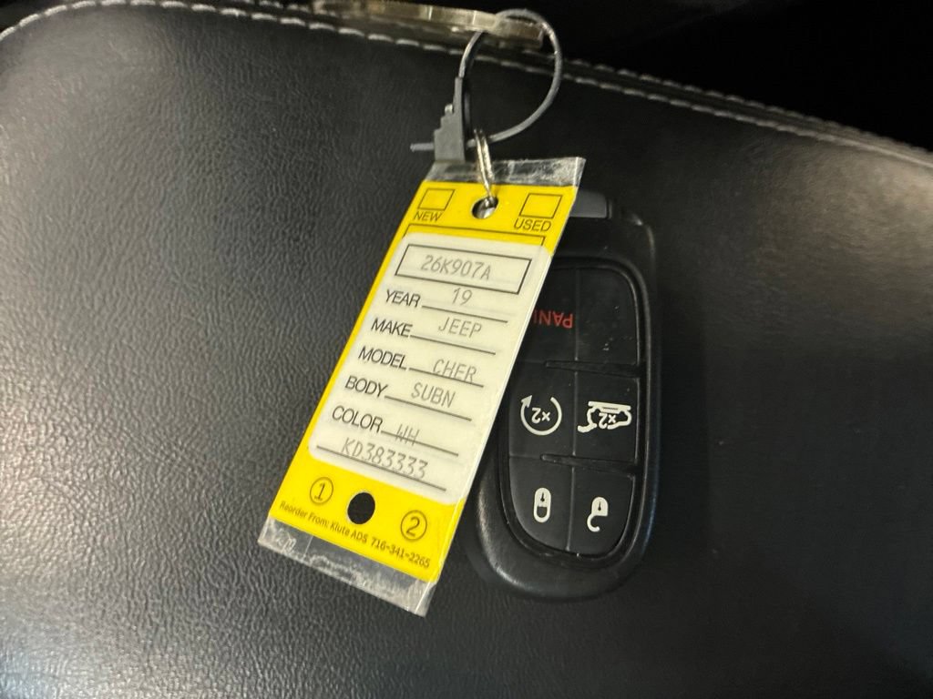 Used 2019 Jeep Cherokee Limited AWD/4WD image 32