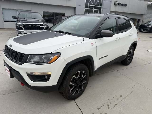 Used 2019 Jeep Compass Trailhawk w/ Cold Weather Group AWD/4WD image 3