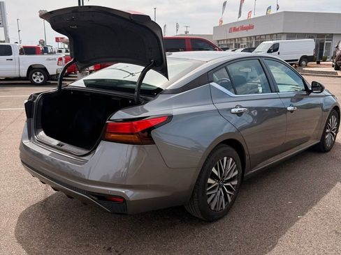 Used 2023 Nissan Altima 2.5 SV FWD image 27