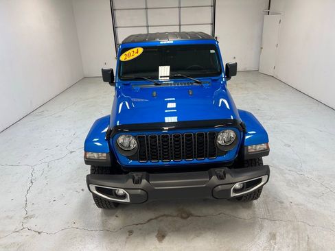 Used 2024 Jeep Gladiator Sport image 6