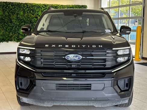 Used 2025 Ford Expedition Max Active image 9