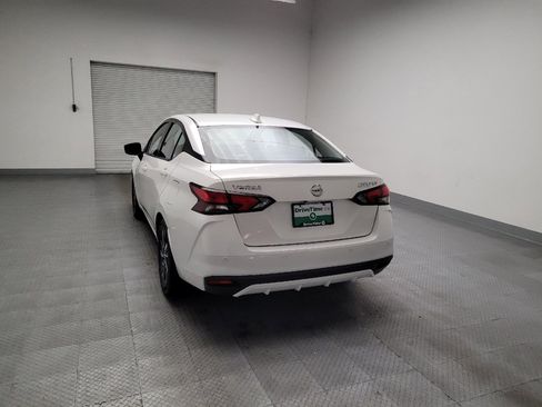 Used 2021 Nissan Versa SV FWD image 6