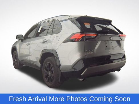 Used 2025 Toyota RAV4 SE image 8
