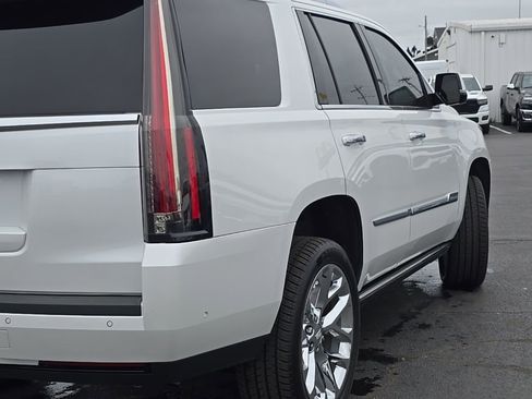 Used 2020 Cadillac Escalade Premium Luxury AWD/4WD image 73