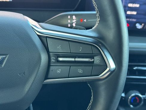 Used 2025 Chevrolet Traverse LT AWD/4WD image 28