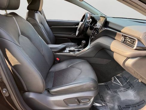 Used 2022 Toyota Camry XSE w/ Navigation Package FWD image 8