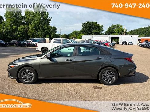 Used 2024 Hyundai Elantra SEL FWD image 4