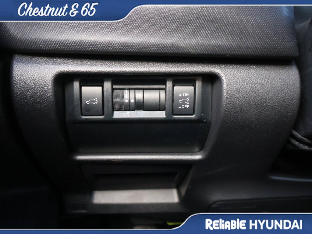 Used 2025 Subaru Forester Premium AWD/4WD image 32