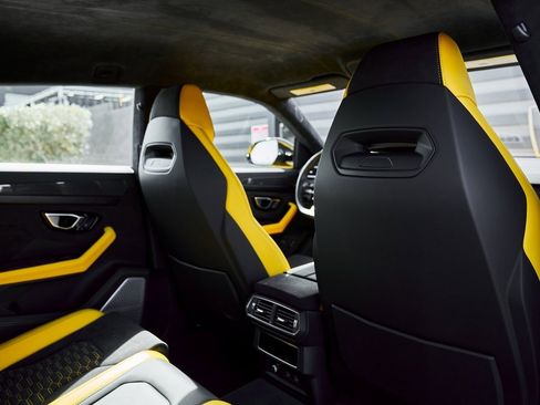 Used 2021 Lamborghini Urus image 38