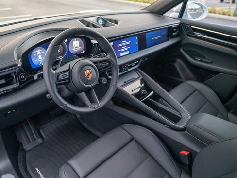 New 2026 Porsche Macan 4 Electric image 4