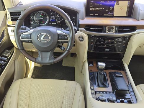 Used 2020 Lexus LX 570 4WD w/ Luxury Package image 27