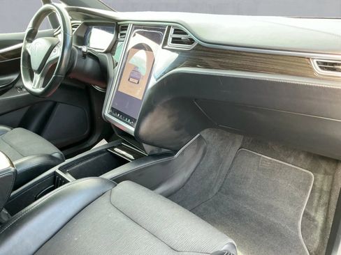 Used 2016 Tesla Model X Performance image 19