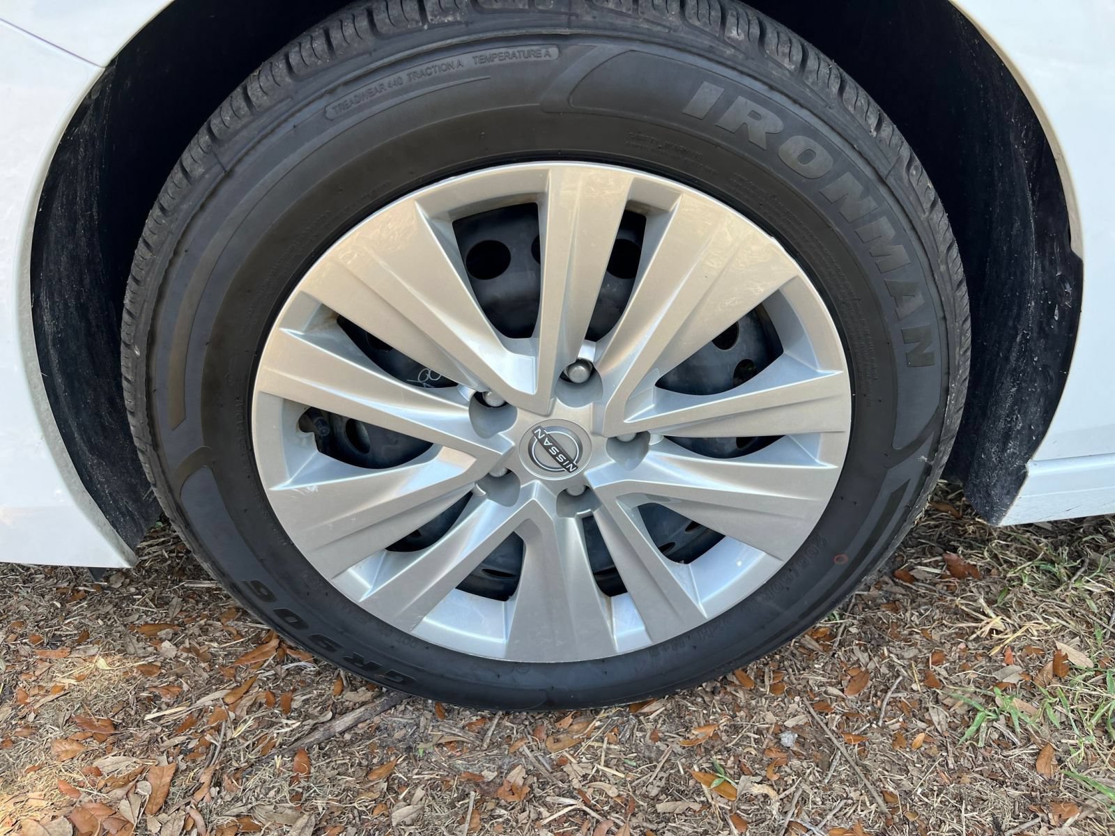 Used 2025 Nissan Sentra S FWD image 29