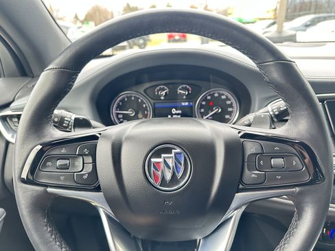 Used 2024 Buick Enclave Essence image 28