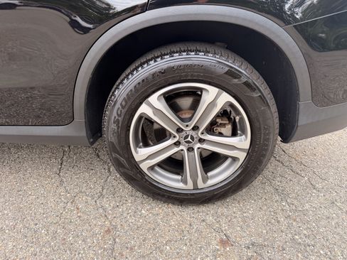 Used 2019 Mercedes-Benz GLC 300 4MATIC image 9