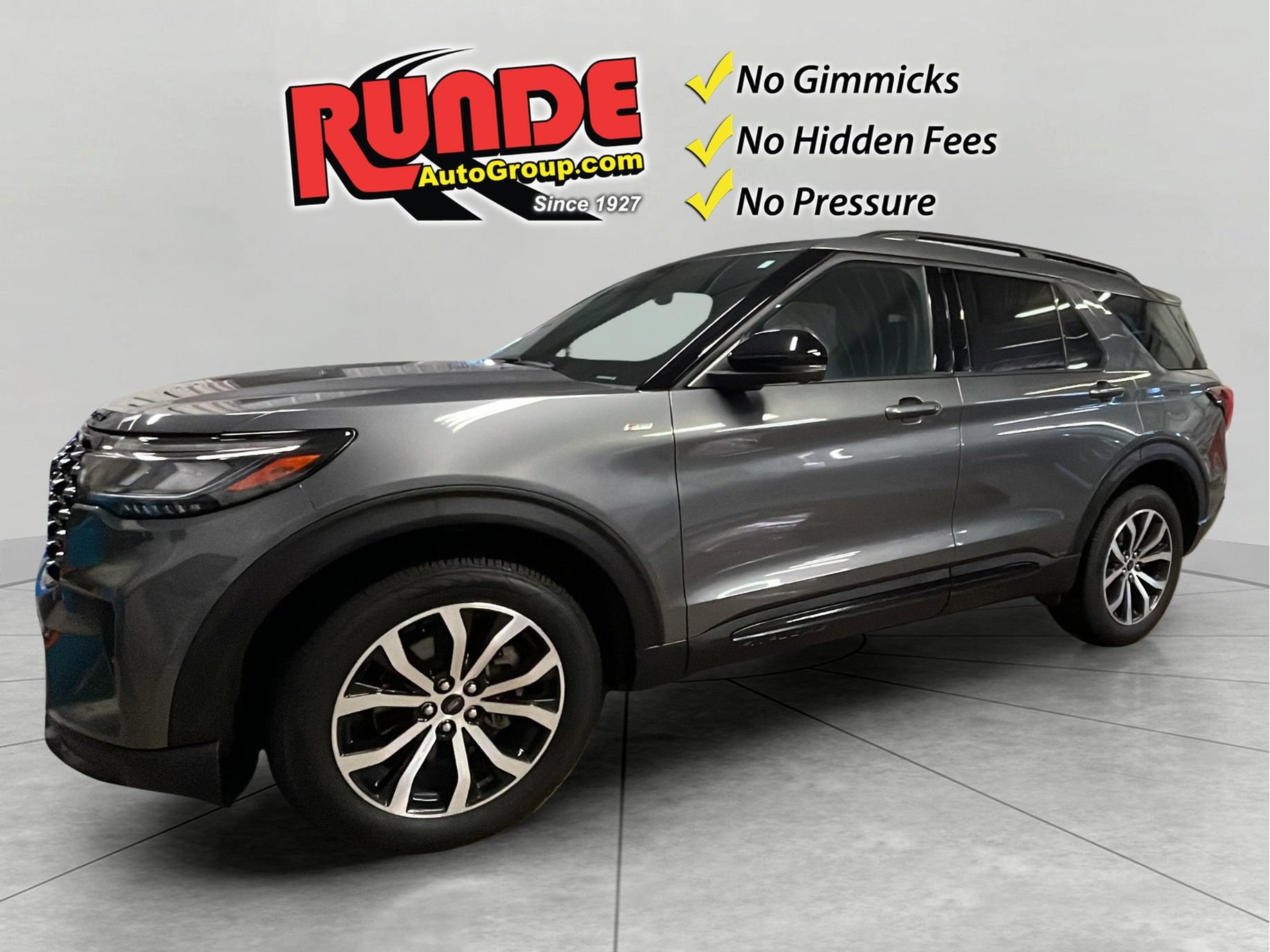 Used 2025 Ford Explorer ST-Line AWD/4WD image 3