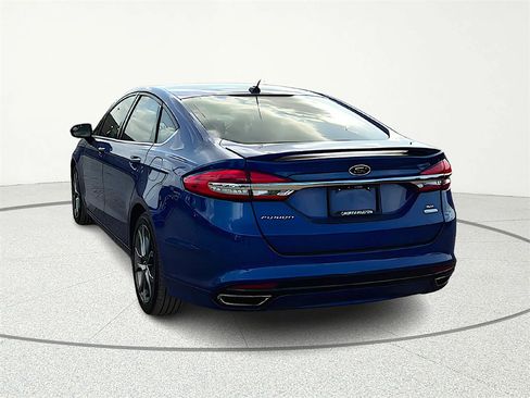 Used 2017 Ford Fusion SE w/ Equipment Group 201A image 5