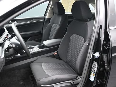 Used 2025 Kia K5 LXS FWD image 5